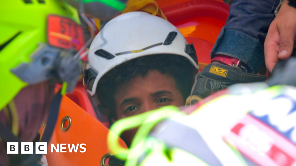 Venezuela earthquake: Two boys pulled from rubble among 33 people rescued