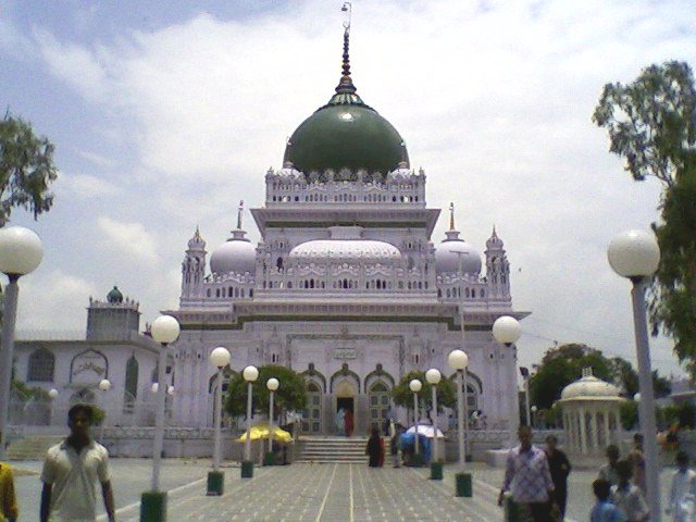 Sufi Uttar Pradesh: Dewa Sharif and the Shrines of Awadh