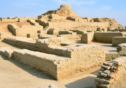 The Vanished Cities: Unearthing the Indus Valley Civilization featured image for The Indic Journal.